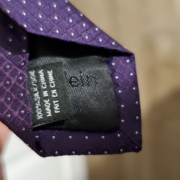 Men's Purple Calvin Klein Silk Tie - Picture 5 of 5